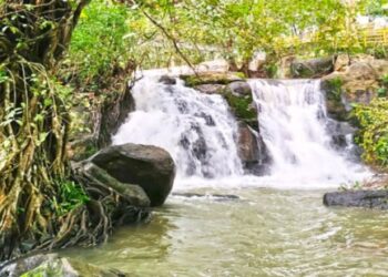 ചരിത്രത്തിന്റെ- കുളിരുമായി-മീൻമുട്ടി