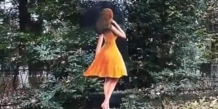 ഈ-പെണ്‍കുട്ടിയുടെ-ചിത്രം-എവിടെയാണ്-വരച്ചതെന്ന്-കണ്ടുപിടിക്കാമോ?-ഒപ്റ്റിക്കല്‍-ഇല്യൂഷന്‍-3-ഡി-ചിത്രം-വൈറലാകുന്നു