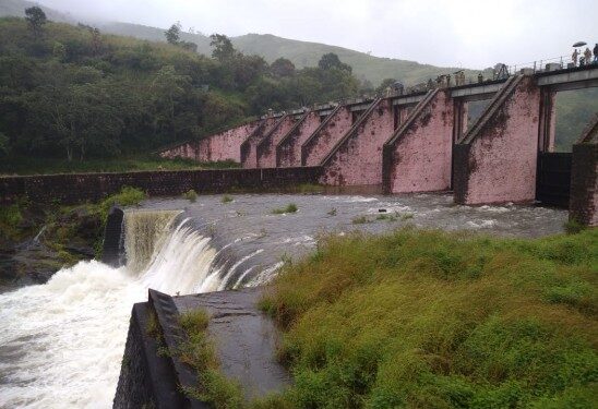 മുല്ലപ്പെരിയാര്‍-ഡാം:-കൂടുതല്‍-ഷട്ടറുകള്‍-ഉയര്‍ത്തി;-മഞ്ചുമലയില്‍-കണ്‍ട്രോള്‍-റും-തുറന്നു