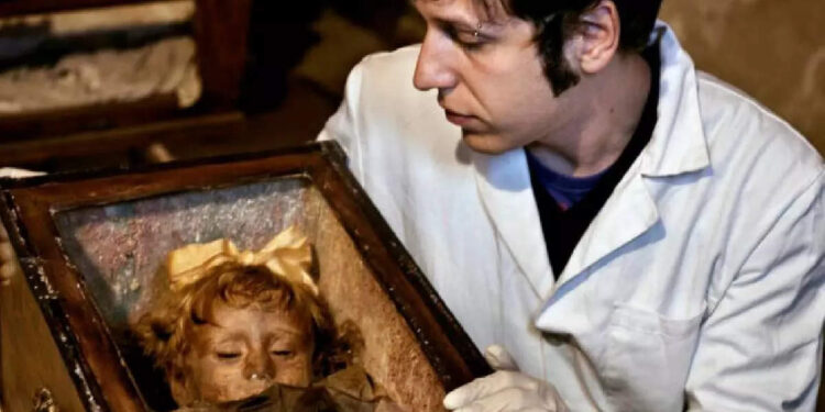 ലോകത്തിലെ-ഏറ്റവും-സുന്ദരിയായ-മമ്മി-രണ്ട്-വയസുകാരിയുടേത്;-റൊസാലിയ-ലോംബാര്‍ഡോയെക്കുറിച്ച്-അറിയേണ്ടതെല്ലാം