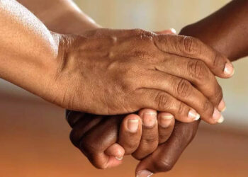 20-വര്‍ഷങ്ങള്‍ക്ക്-ശേഷം-അവര്‍-കണ്ടുമുട്ടി;-ആരുടെയും-കണ്ണ്-നിറയ്ക്കും-ഈ-ഒത്തുചേരല്‍