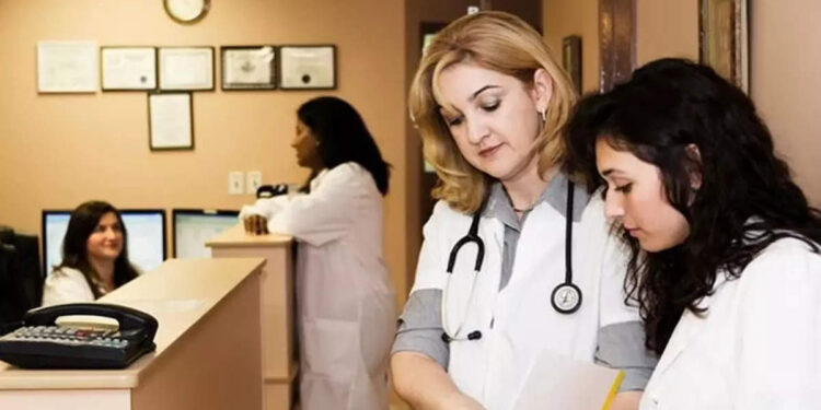 find-a-doctor:-ഏത്-ഡോക്ടറെ-കാണണം-എന്നതിൽ-ഇനി-കൺഫ്യൂഷൻ-വേണ്ട!