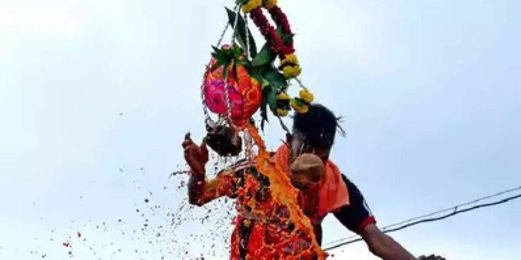 ശ്രീകൃഷ്ണ-ജയന്തി-ദിവസം-ഉറിയടിച്ച്-കാഴ്ച-വൈകല്യമുള്ള-കുഞ്ഞുങ്ങള്‍;-വൈറലായി-വീഡിയോ