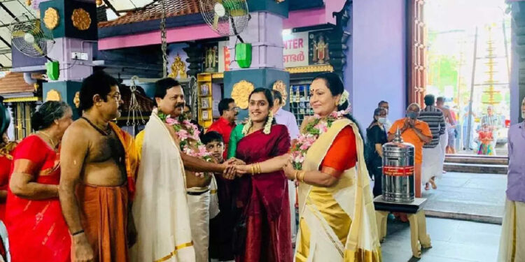 ജീവിത്തില്‍-ഒറ്റപ്പെട്ട-അമ്മയ്ക്ക്-കൂട്ട്-കണ്ടെത്തി,-59ാം-വയസില്‍-അമ്മയുടെ-വിവാഹം-നടത്തിയ-ഈ-മകള്‍-സൂപ്പറാണ്!