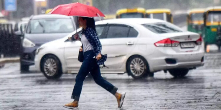 അതിശക്തമായ-മഴയ്ക്ക്-സാധ്യത;-6-ജില്ലകളിൽ-ഓറഞ്ച്-അലേർട്ട്;-ഞായറാഴ്ചവരെ-മഴ-തുടരും