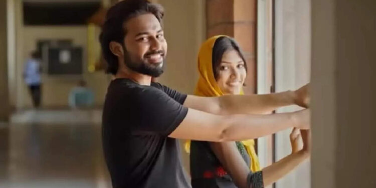 സിനിമയെ-വെല്ലുന്ന-പുനരാവിഷ്‌കാരം;-‘അയാളും-ഞാനും-തമ്മില്‍’-ചിത്രത്തിലെ-ഗാനം-വീണ്ടും-തരംഗമാകുന്നു