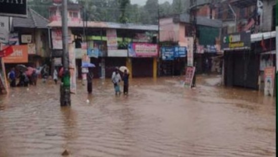 മഴ-ശക്തം:-പത്തനംതിട്ടയിൽ-പലയിടത്തും-വെള്ളം-കയറി,-9-ജില്ലകളിൽ-യെല്ലോ-അലർട്ട്