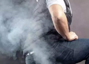 പൊലീസ്-ഉദ്യോഗസ്ഥന്റെ-മുഖത്തേക്ക്-കീഴ്ശ്വാസം-വിട്ടു;-പ്രതിക്ക്-34-മാസം-തടവ്