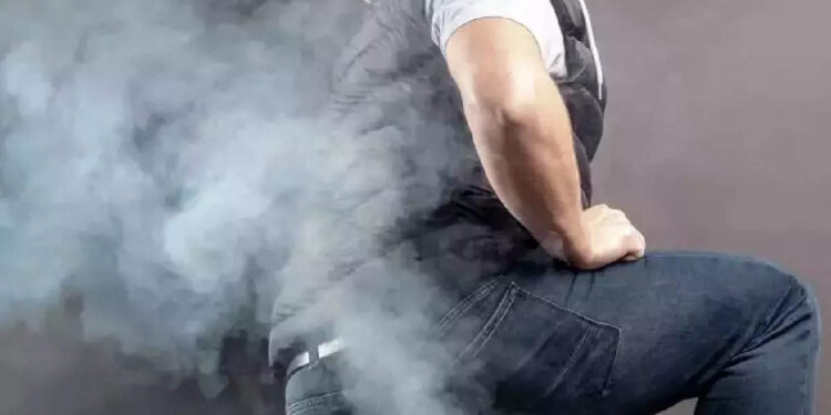 പൊലീസ്-ഉദ്യോഗസ്ഥന്റെ-മുഖത്തേക്ക്-കീഴ്ശ്വാസം-വിട്ടു;-പ്രതിക്ക്-34-മാസം-തടവ്