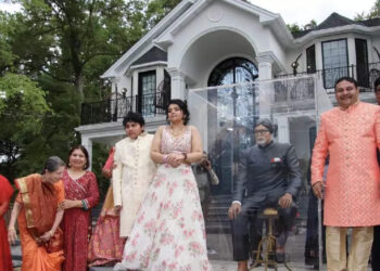 ‘ബച്ചന്‍-ഞങ്ങള്‍ക്ക്-ദൈവത്തെ-പോലെ’,-വീടിന്-മുന്നില്‍-60-ലക്ഷത്തിന്റെ-പ്രതിമ-സ്ഥാപിച്ച്-ആരാധകനും-കുടുംബവും