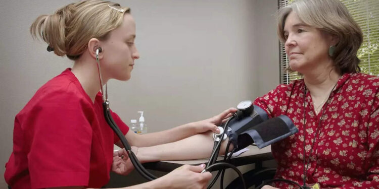 മരുന്ന്-കൂടാതെ-രക്തസമ്മര്‍ദ്ദം-നിയന്ത്രിക്കാം,-ഈ-10-ശീലങ്ങളില്‍-വിട്ടുവീഴ്ചവേണ്ട