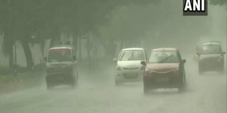 ഓണത്തിന്-മഴ-ആഞ്ഞടിച്ചേക്കും;-സംസ്ഥാനത്ത്-റെഡ്,-ഓറഞ്ച്,-യെല്ലോ-അലേർട്ടുകൾ-പ്രഖ്യാപിച്ചു,-മുന്നറിയിപ്പ്