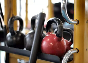 ജിമ്മിലെ-ഉപകരണത്തിന്റെ-എട്ടിന്റെ-പണി;-യുവതിയ്ക്ക്-രക്ഷയായത്-കൈയിലെ-സ്മാര്‍ട്ട്-വാച്ച്