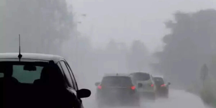 മഴ-മുന്നറിയിപ്പിൽ-മാറ്റം;-നാല്-ജില്ലകളിൽ-റെഡ്-അലേർട്ട്,-ഒറ്റപെട്ടയിടങ്ങളിൽ-ഇടിമിന്നലോട്-കൂടിയ-ശക്തമായ-മഴക്ക്-സാധ്യത