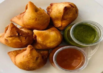 ഓര്‍ഡര്‍-ചെയ്ത-സമോസയ്‌ക്കൊപ്പം-സ്പൂണും-പ്ലേറ്റും-കിട്ടിയില്ല;-മധ്യപ്രദേശില്‍-മുഖ്യമന്ത്രിയുടെ-ഹെല്‍പ്പ്-ലൈനിലേക്ക്-പരാതി