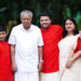 ‘ഓണക്കോടി-അണിഞ്ഞ്-കുടുംബത്തോടൊപ്പം-മുഖ്യമന്ത്രി’,-ചിത്രം-പങ്കുവെച്ച്-മുഹമ്മദ്-റിയാസ്