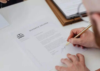 വിവാഹമോചനം-ആഘോഷിക്കാന്‍-ഒരുങ്ങി-18-പുരുഷന്മാര്‍;-ക്ഷണക്കത്ത്-വൈറലായതോടെ-വിമര്‍ശിച്ച്-സോഷ്യല്‍-മീഡിയ