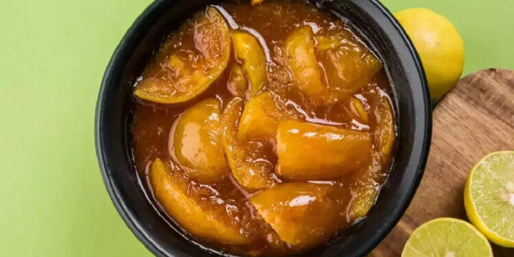 lemon-pickle:-നിങ്ങള്‍-നാരങ്ങ-അച്ചാര്‍-ഇഷ്ടപ്പെടുന്നവരാണോ?-അറിയാതെ-പോകരുത്-ഈ-നാല്-ഗുണങ്ങള്‍