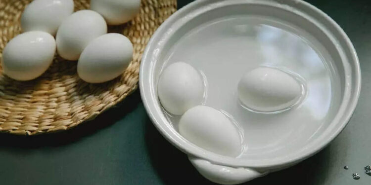 പുഴുങ്ങിയ-മുട്ട-എളുപ്പത്തില്‍-പൊളിച്ചെടുക്കാം;-വൈറലായി-ഇന്‍സ്റ്റഗ്രാമിലെ-വീഡിയോ