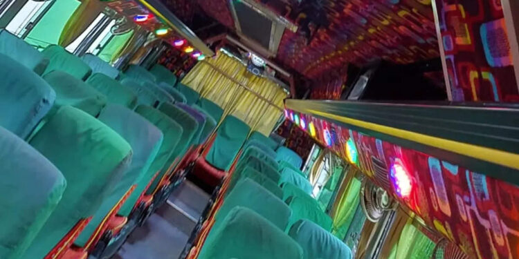 കരിമ്പട്ടികയിൽ-പെടുത്തിയ-ടൂറിസ്റ്റ്-ബസുകൾ-ബുക്ക്-ചെയ്യരുതെന്ന്-മന്ത്രി,-ഫിറ്റ്നസ്-പരിശോധിക്കാൻ-നിർദേശം