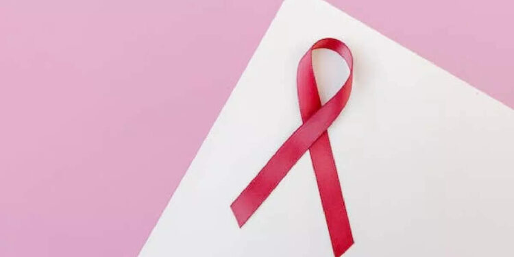 breast-cancer:-സ്തനാർബുദത്തിൻ്റെ-ഈ-ആദ്യ-ലക്ഷണങ്ങൾ-തിരിച്ചറിയൂ