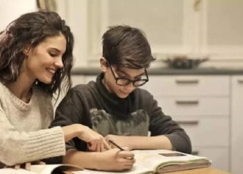 viral-video:-അനിയത്തിയെ-കണക്ക്-പഠിപ്പിച്ച്-പൊട്ടി-കരയുന്ന-ചേട്ടൻ;-വീഡിയോ-കണ്ട്-പൊട്ടിചിരിച്ച്-സോഷ്യൽ-മീഡിയ