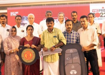 വികെസി-ഷോപ്പ്-ലോക്കല്‍-വിജയികള്‍ക്ക്-സമ്മാനം-വിതരണം-ചെയ്തു