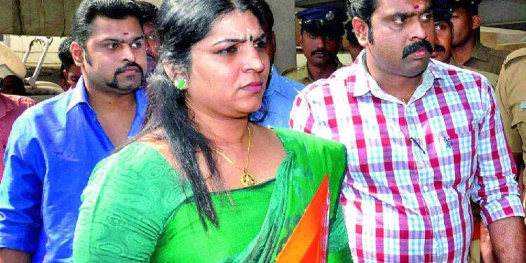 ഭക്ഷണത്തിൽ-രാസവസ്തുക്കൾ-കലർത്തി-വിനു-സരിതയെ-കൊലപ്പെടുത്താൻ-ശ്രമിച്ചോ?-ശാസ്ത്രീയ-പരിശോധന-നടത്താൻ-ക്രൈംബ്രാഞ്ച്