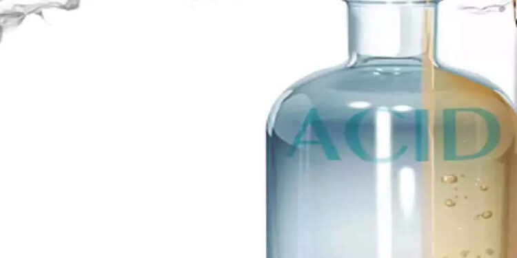 delhi-acid-attack:-ആസിഡ്-ആക്രമണമുണ്ടായാൽ-നൽകേണ്ട-പ്രാഥമിക-ശുശ്രൂഷകൾ-എന്തൊക്കെയാണ്?