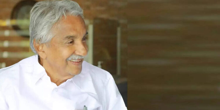 വിദഗ്ധ-ചികിത്സയ്ക്കായി-ഉമ്മൻ-ചാണ്ടി-ഇന്ന്-ബെംഗളൂരുവിലേക്ക്;-ചാർട്ടേഡ്-വിമാനമൊരുക്കുക-എഐസിസി