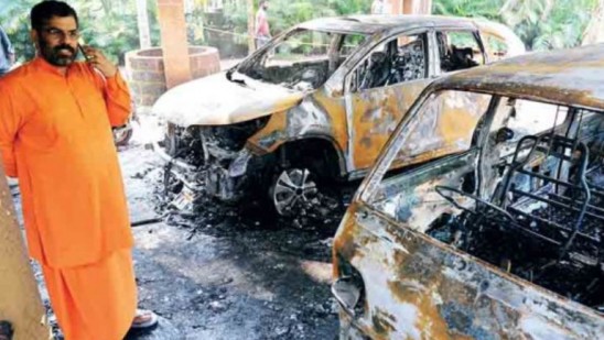 തെളിവായി-സിസിടിവി-ദൃശ്യം;-സന്ദീപാനന്ദഗിരിയുടെ-ആശ്രമത്തിന്-തീയിട്ടത്-ആർഎസ്എസ്,-സംഘത്തിൽ-പ്രകാശും