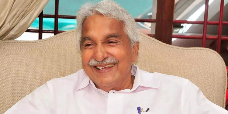 ഉമ്മൻ-ചാണ്ടിയുടെ-ആരോ​ഗ്യനിലയിൽ-പുരോ​ഗതി;-സ്വന്തമായി-ദൈനംദിന-പ്രവർത്തികൾ-ചെയ്യാൻ-തുടങ്ങി