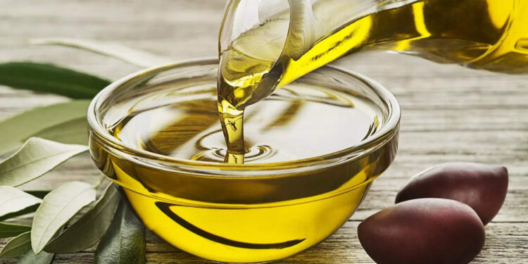 ആഹാരത്തിൽ-ചേർക്കാം,-ചർമ്മത്തിൽ-പുരട്ടാം;-ഒലിവ്-ഓയിലിന്റെ-ഗുണങ്ങൾ-നിരവധി