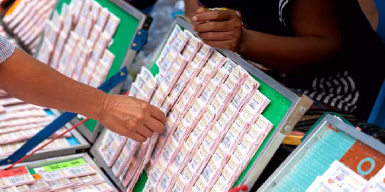 kerala-lottery-result:-75-ലക്ഷം-ഈ-ടിക്കറ്റിന്,-ഭാഗ്യശാലി-ആര്?-സ്ത്രീ-ശക്തി-ലോട്ടറി-ഫലം-പുറത്ത്