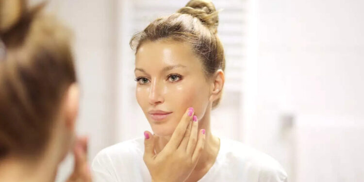 ചർമ്മത്തിൽ-ചുളിവുകളും-വരകളും-വീഴുന്നത്-തടയാൻ-ദൈനംദിന-ജീവിതത്തിലെ-ഈ-കാര്യങ്ങൾ-ശ്രദ്ധിക്കണം