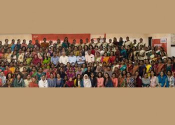 വനിതാ-ജീവനക്കാര്‍ക്ക്-വികെസി-ഗ്രൂപ്പിന്റെ-ആദരം