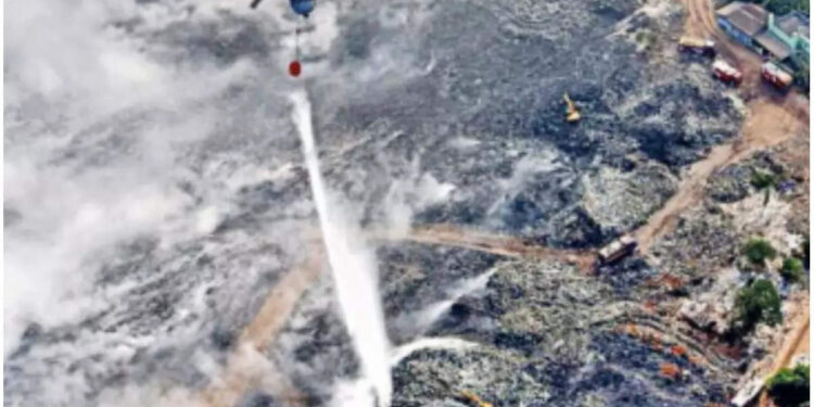 പ്ലാസ്റ്റിക്-മാലിന്യ-കൂമ്പാരങ്ങൾ-‘ടൈം-ബോംബുകൾ’;-അപകടമുണ്ടാക്കുന്നത്-ജ്വലനസ്വഭാവം-കൂടിയ-വാതകങ്ങൾ