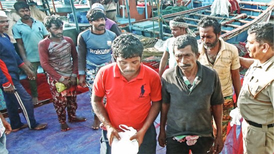 ബോട്ട്-മുങ്ങി-അപകടത്തില്പ്പെട്ട-
6-മത്സ്യത്തൊഴിലാളികളെ-രക്ഷപ്പെടുത്തി