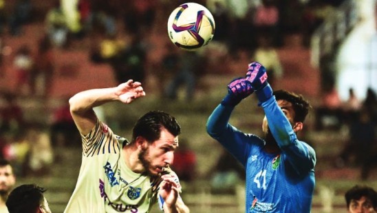 ശൂന്യം,-നിരാശ-ബ്ലാസ്റ്റേഴ്സ്-,-ശ്രീനിധി-ഡെക്കാനോട്-രണ്ട്-ഗോളിന്-തോറ്റു