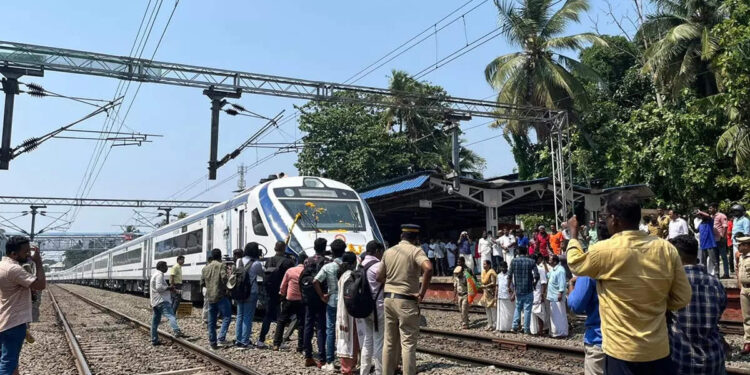വന്ദേഭാരതിന്റെ-ഏറ്റവും-കുറഞ്ഞ-ടിക്കറ്റ്-നിരക്ക്-1400-രൂപ,-25ലെ-യാത്ര-തെരഞ്ഞെടുത്ത-ആളുകളുമായി,-ഷെഡ്യൂൾ-ഇങ്ങനെ.