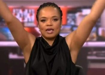 വാർത്ത-വായിക്കുന്നതിനിടെ-അവതാരികയ്ക്ക്-പറ്റിയ-അബദ്ധം-കണ്ടോ?-പൊട്ടിചിരിച്ച്-സോഷ്യൽ-മീഡിയ