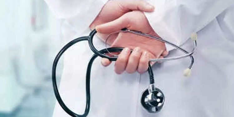 പ്രധാന-ആശുപത്രികളിൽ-പോലീസ്-ഔട്ട്‌പോസ്റ്റ്,-ആശുപത്രി-സംരക്ഷണ-നിയമ-ഭേദഗതിക്ക്-ഓർഡിനൻസ്-കൊണ്ടുവരുമെന്ന്-മുഖ്യമന്ത്രി