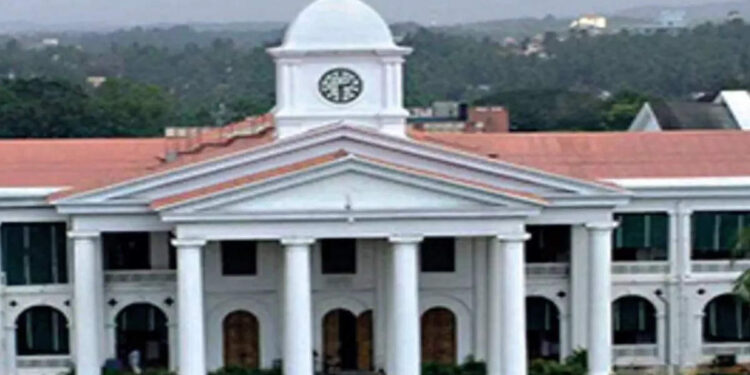 വീട്ടിലെ-മാലിന്യം-ജീവനക്കാർ-സെക്രട്ടറിയേറ്റിൽ-തള്ളുന്നു;-കണ്ണുരുട്ടി-ഹൗസ്-കീപ്പിങ്-സെൽ;-ഇനി-നടപടി