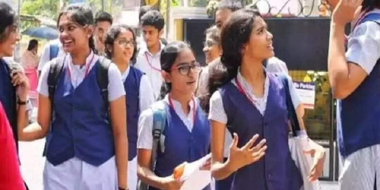 ഏറ്റവും-കൂടുതൽ-വിജയം-എറണാകുളത്ത്,-87.55%;-ഏറ്റവും-കുറവ്-പത്തനംതിട്ടയില്‍