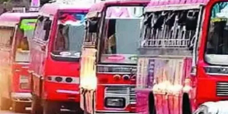 സ്വകാര്യബസ്-സമരം-മാറ്റിവെച്ചു;-തുടര്‍-നടപടികള്‍-മുഖ്യമന്ത്രി-വിദേശത്ത്-നിന്ന്-വന്നതിന്-ശേഷം