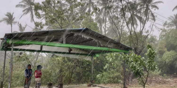 cyclone-biporjoy:-ബിപോർജോയ്-തീവ്രചുഴലിക്കാറ്റായി-ശക്തി-പ്രാപിച്ചു;-കേരളത്തിൽ-48-മണിക്കൂറിനുള്ളിൽ-കാലവർഷം