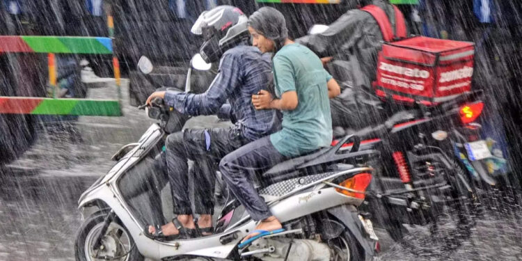 സംസ്ഥാനത്ത്-ശക്തമായ-മഴക്ക്-സാധ്യത;-ഇന്ന്-6-ജില്ലകളിൽ-യെല്ലോ-അലേർട്ട്