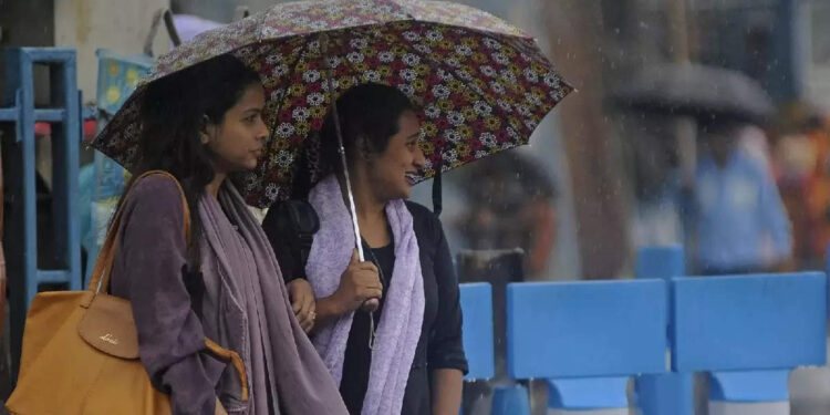 ബിപോർജോയ്-ചുഴലിക്കാറ്റ്-ഇന്ന്-തീരത്തേക്ക്;-കേരളത്തിൽ-വ്യാപക-മഴയ്ക്ക്-സാധ്യത;-അറിയിപ്പുകൾ-ഇങ്ങനെ