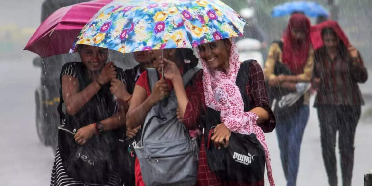 ഇടിമിന്നലിനും-കാറ്റിനും-സാധ്യത;-ഈ-ജില്ലകളിൽ-യെല്ലോ-അലേർട്ട്,-സംസ്ഥാനത്ത്-മഴയ്ക്ക്-സാധ്യത