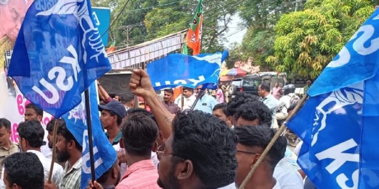 നാളെ-വിദ്യാഭ്യാസ-ബന്ദ്-പ്രഖ്യാപിച്ച്-കെഎസ്‍യു;-എസ്എഫ്ഐക്കെതിരെ-രൂക്ഷ-വിമർശനം